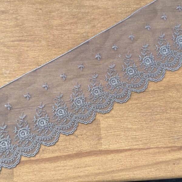 Spitze Tüll bestickt Valentina Grau