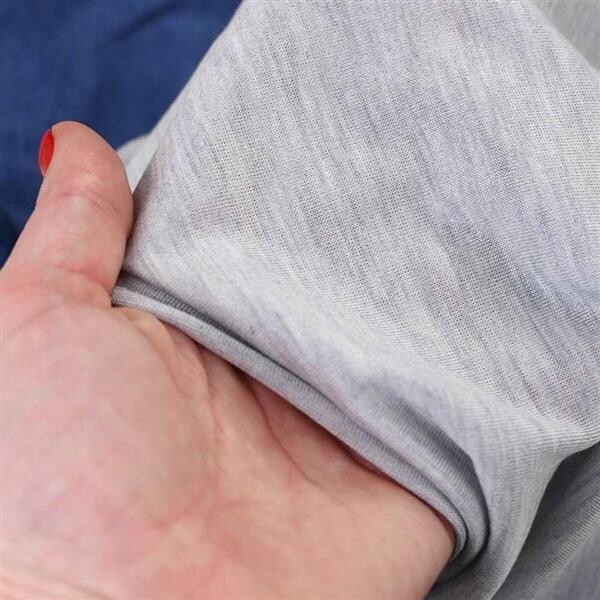 Feinstrick Sofia Maulbeer-Seide und Baumwolle Uni Hellgraublau