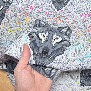Baumwollstoff Fog Wolf – Pinkerville / Graywork by...